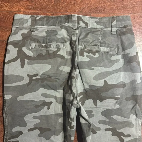 Gap Girlfriend Chino - Picture 6 of 6